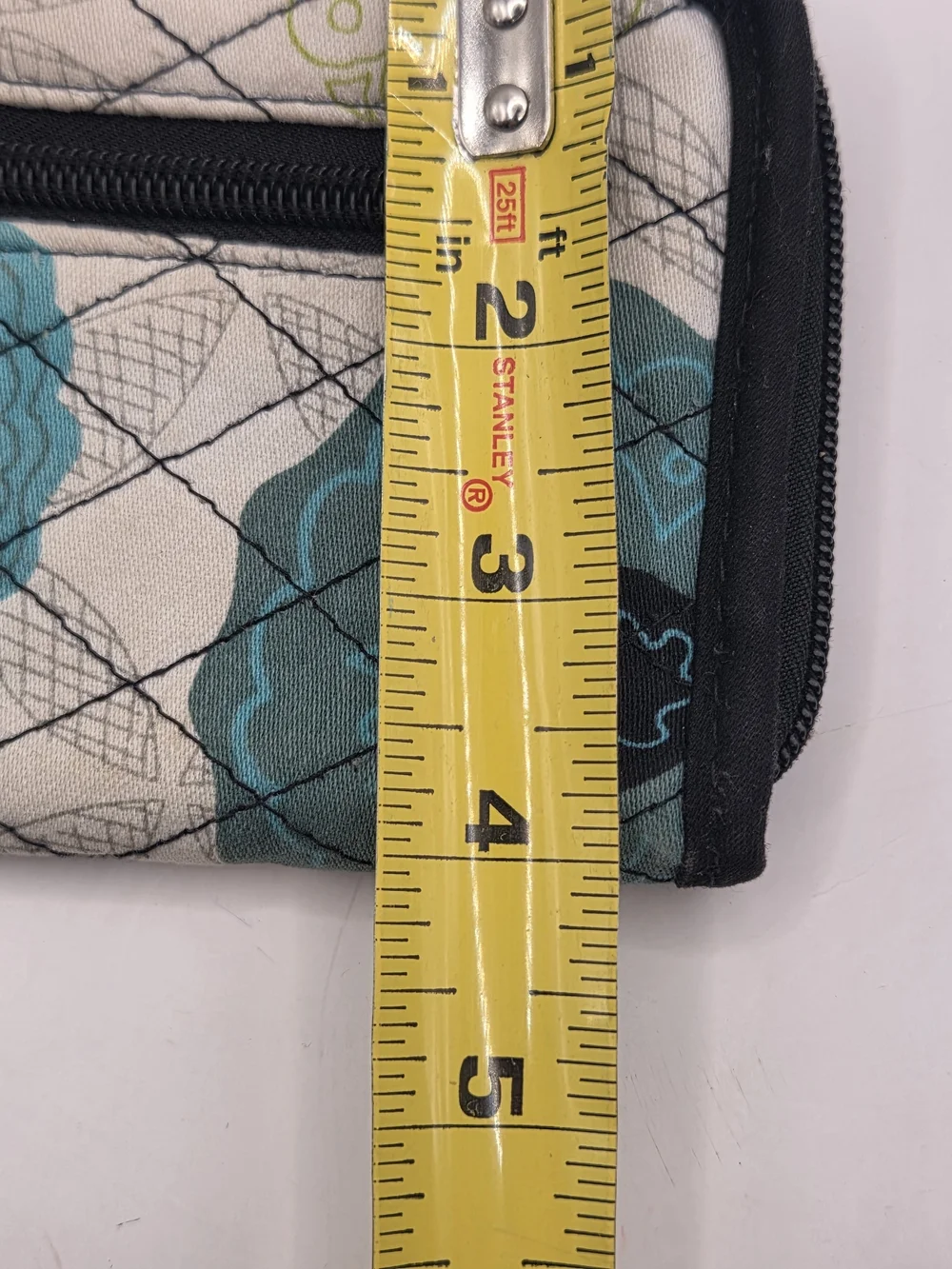 Thirty-One Gifts quilted zip-around wallet